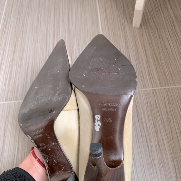 Vintage fabric pumps with button detail - Picture 3 of 6